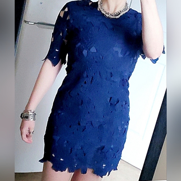 miami by Francesca's Navy Blue Floral Lace Overlay Above-the-knee Sheath Dress - Picture 9 of 16